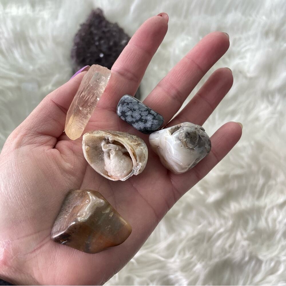 Bundle of 11 Raw & Tumbled Crystals Stones Amethyst Clusters Selenite Obsidian - Picture 6 of 6